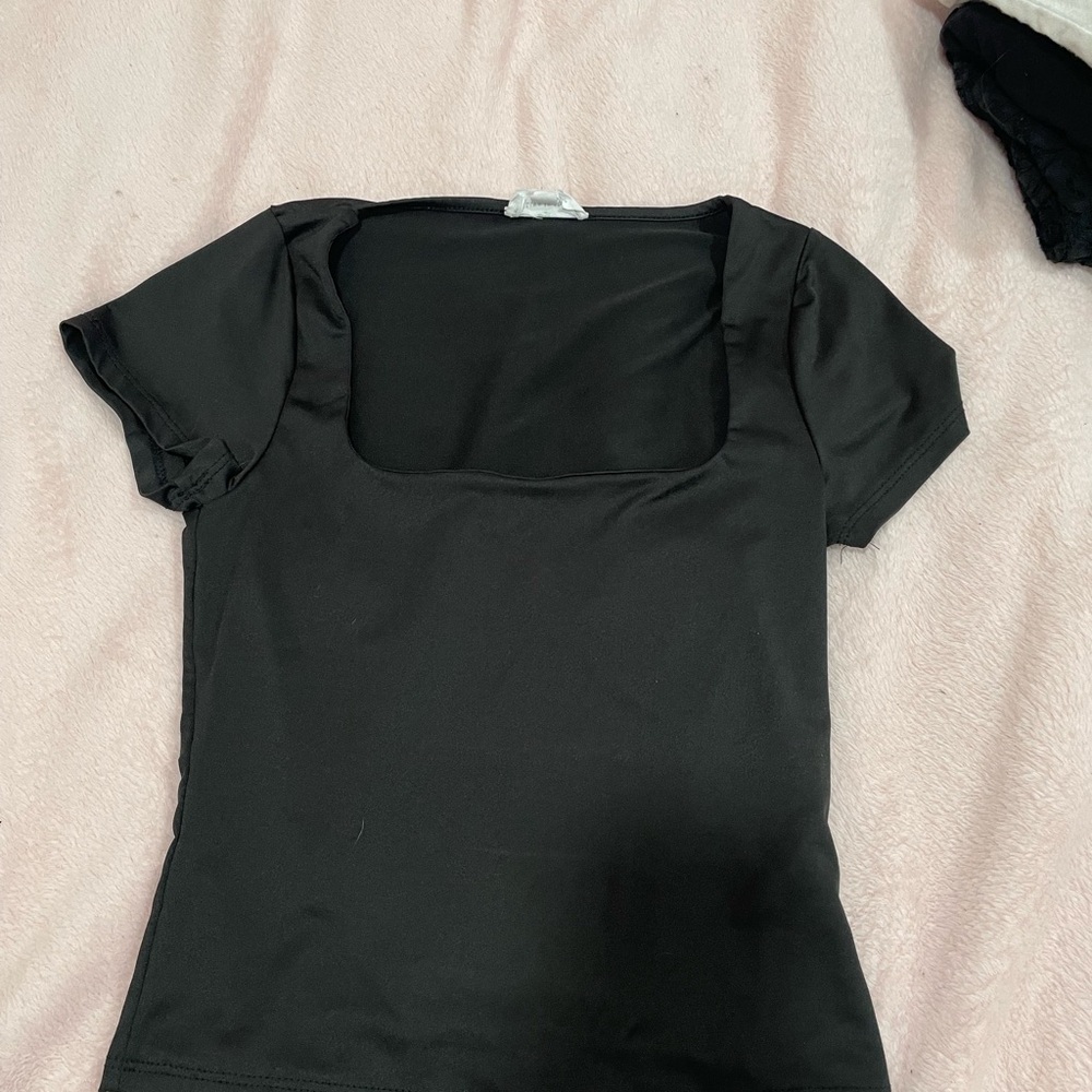Classic Black Women's Top - Picture 2 of 3
